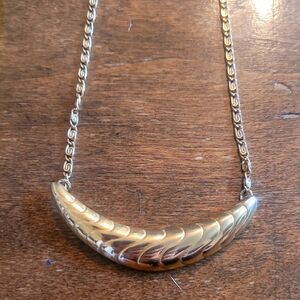 B 4 Elegant Gold-Tone Necklace